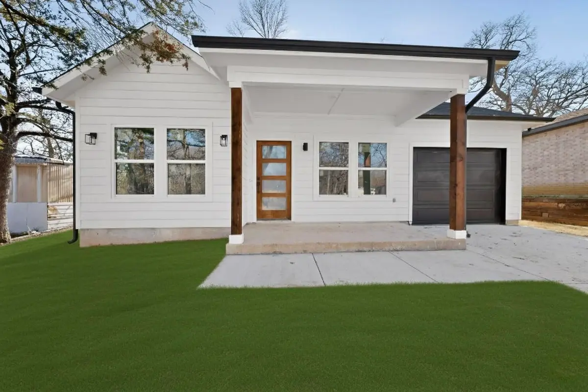 616 E Shepherd Street, Denison, TX 75021 - Image #1