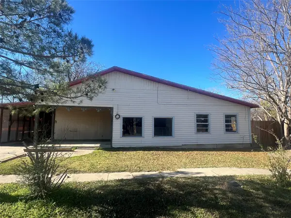 213 S 6th Street, Sanger, TX 76266