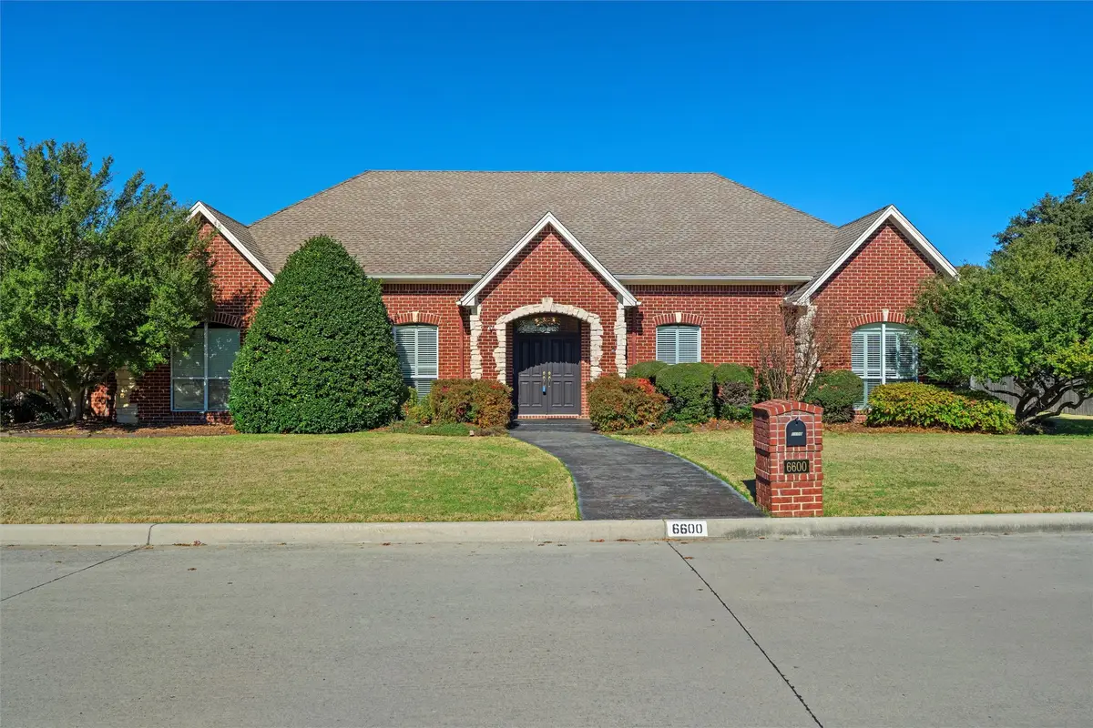 6600 Meadows West Drive S, Fort Worth, TX 76132 - Image #1