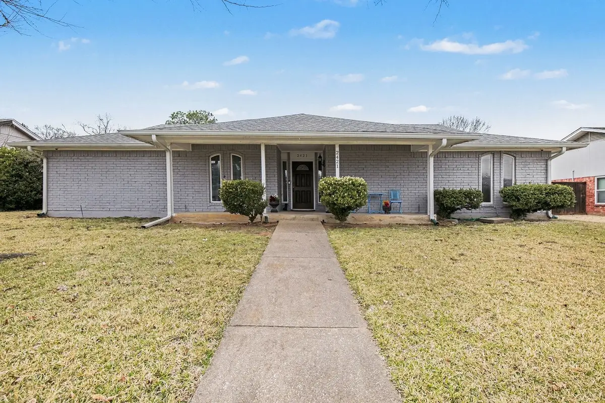 2421 Parkwood Drive, Grand Prairie, TX 75050 - Image #1