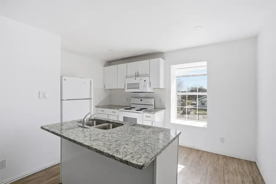 901 Bessie Street, Fort Worth, TX 76104 - Image #3