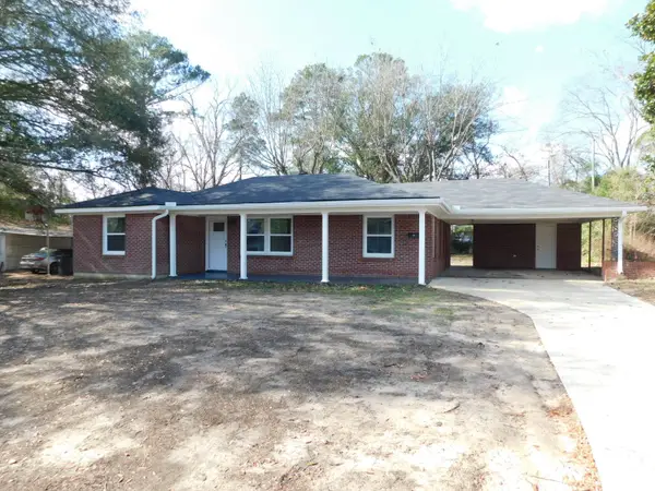 204 NW 3rd Street, Springhill, LA 71075