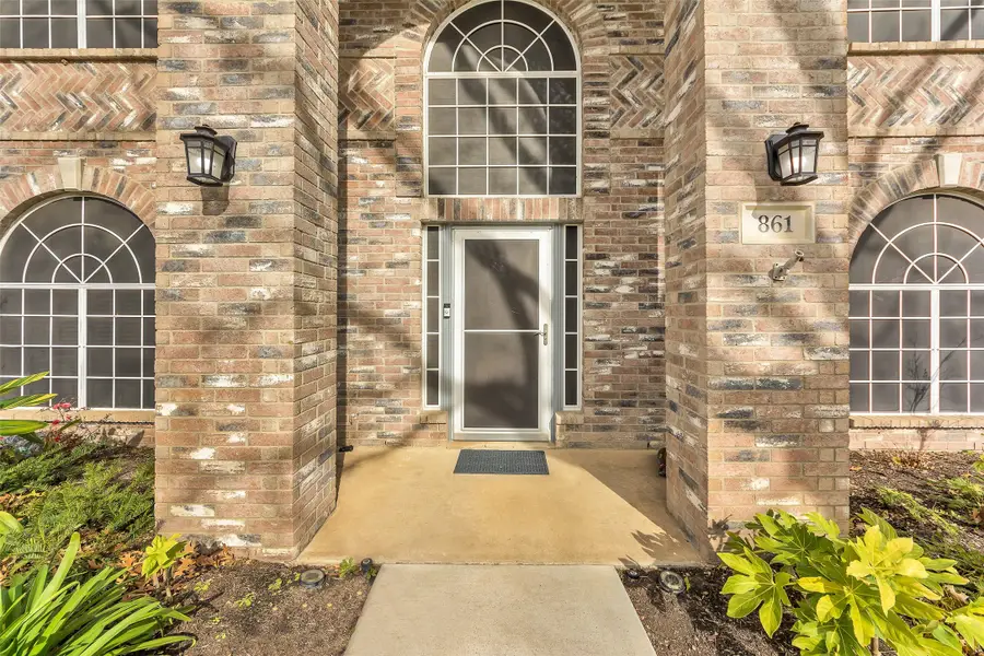 861 Summit Pointe, Lewisville, TX 75077 - Image #3