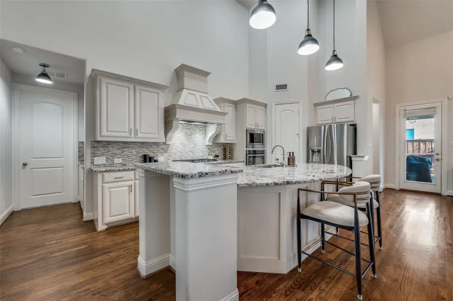 8229 Lindsay Gardens, The Colony, TX 75056 - Image #2