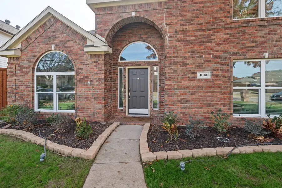 1060 Jennifer Place, Lewisville, TX 75077 - Image #2