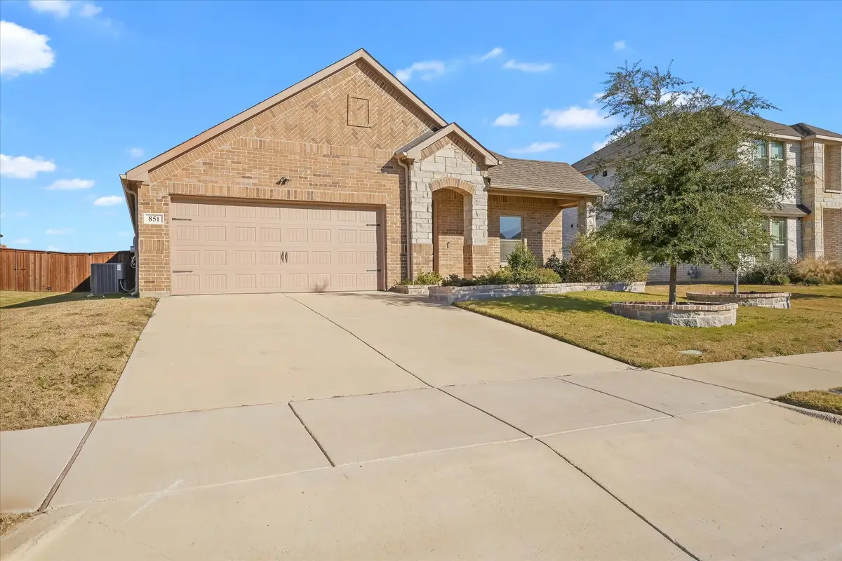 851 Rosebud Trail, Ellis, TX 75125 - Image #1