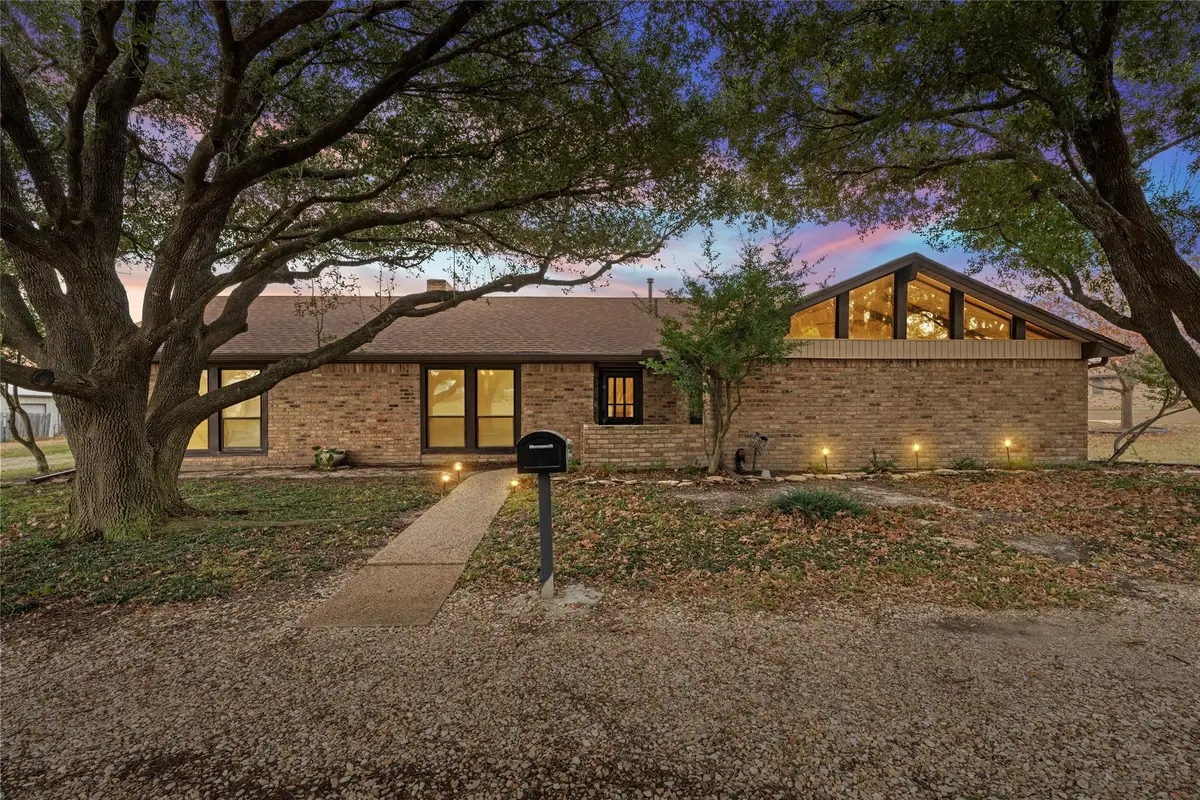 1604 Sunset Drive, Robinson, TX 76706 - Image #1