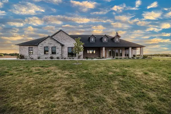4112 County Road 1098, Celeste, TX 75423