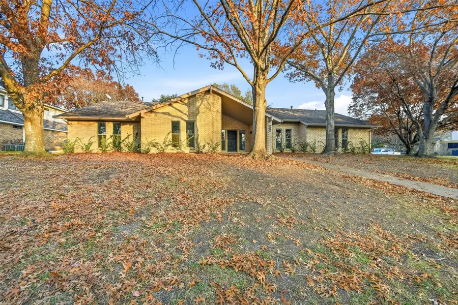 618 Green Hills Court, Duncanville, TX 75137 - Image #3