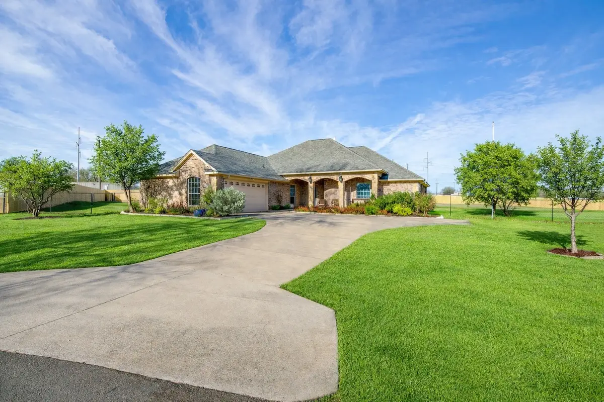 112 Tigers Eye Court, Weatherford, TX 76087 - Image #1