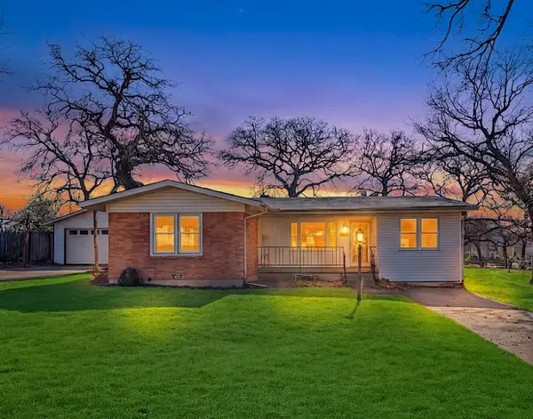 312 E Ellen Avenue, Hurst, TX 76053