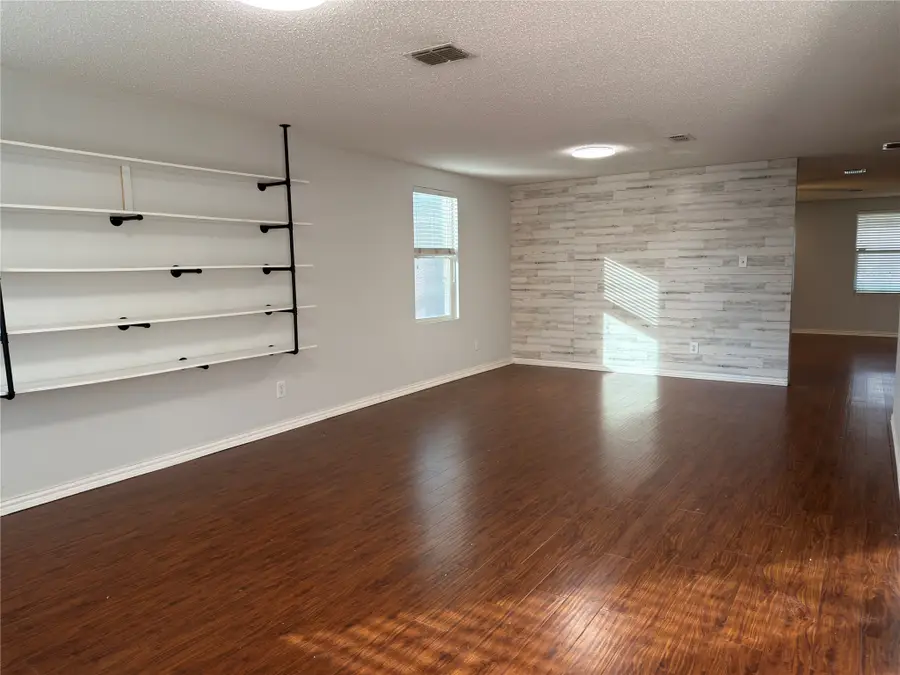 2032 Cap Rock Lane, Grand Prairie, TX 75052 - Image #2