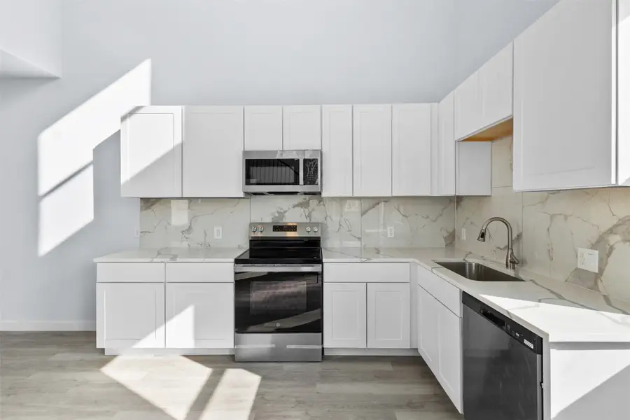 2204 Cedarwood Trail, Granbury, TX 76048 - Image #3