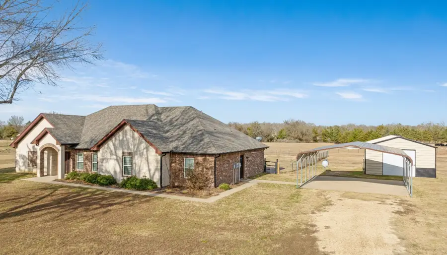 305 County Road 45800, Blossom, TX 75416 - Image #2