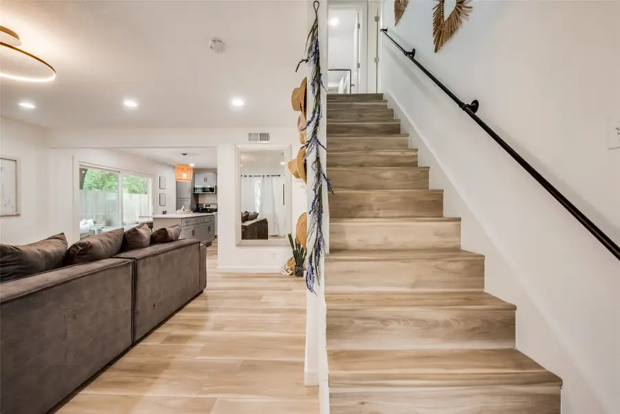 1201 Woodbrook Street, Arlington, TX 76011 - Image #2