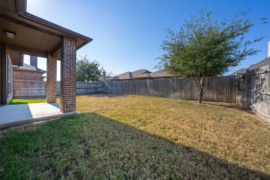 11313 Golden Ridge Lane, Fort Worth, TX 76052 - Image #3