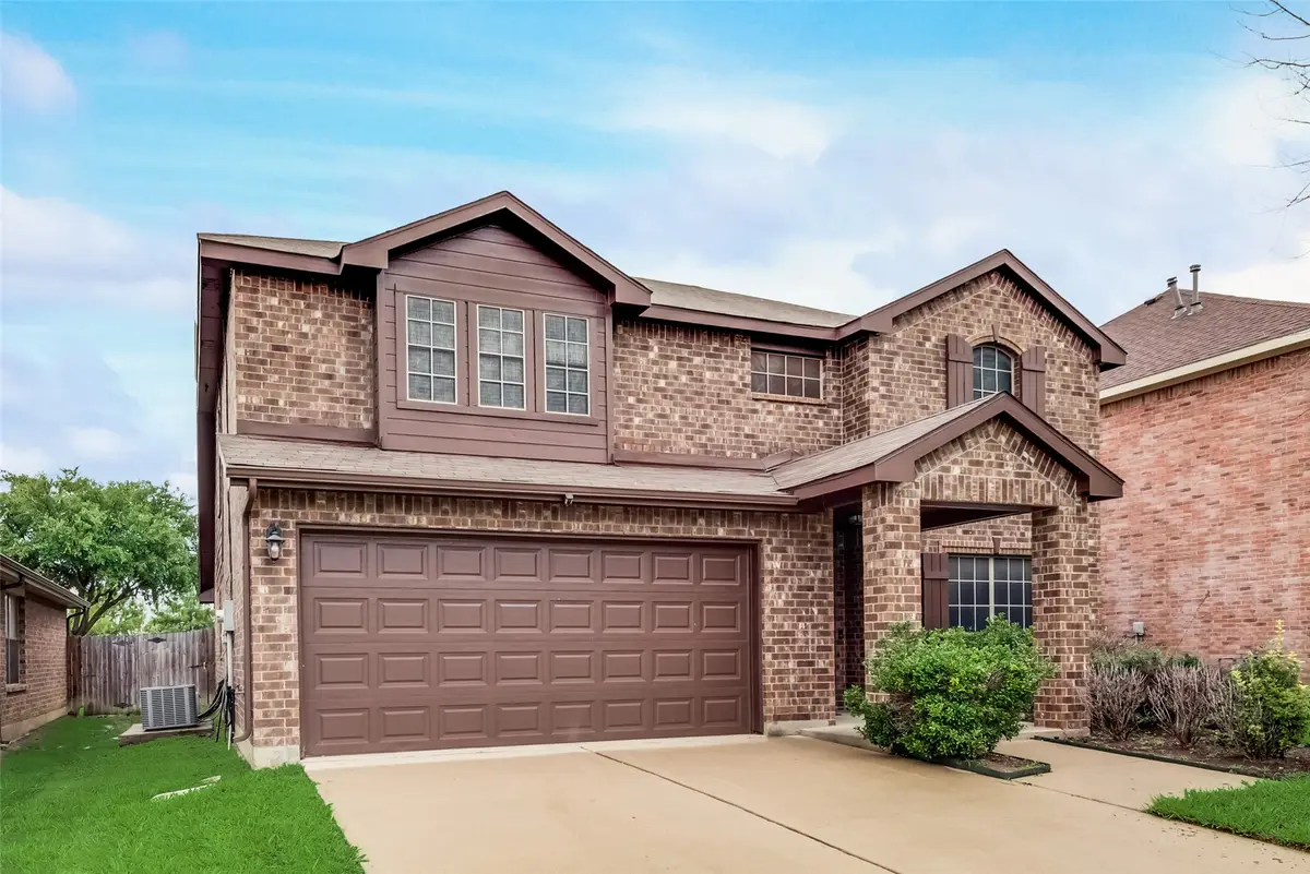 2864 Westover Drive, Grand Prairie, TX 75052 - Image #1