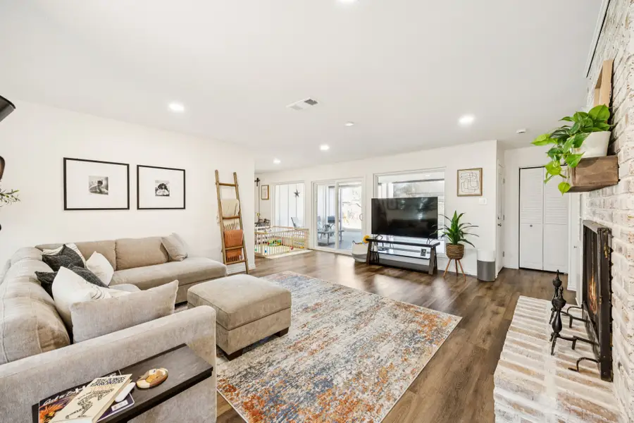 1720 Acorn Lane, Hurst, TX 76054 - Image #3