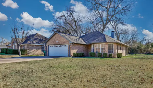 1714 Windsor Drive, Gainesville, TX 76240