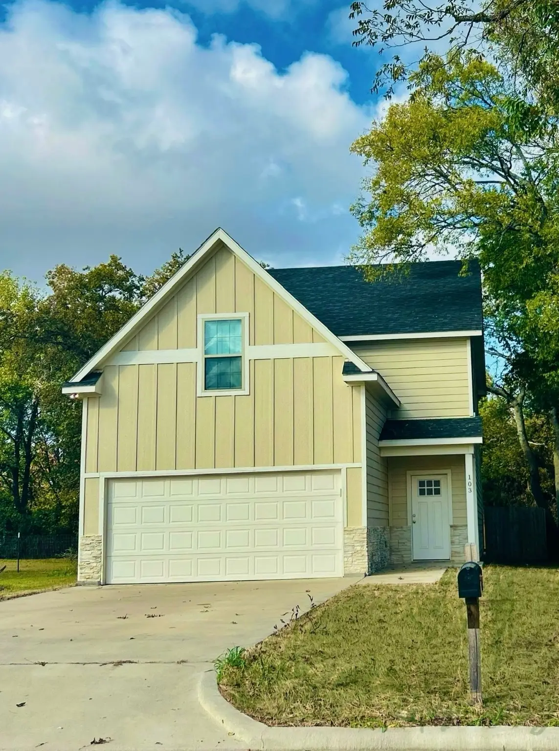 103 E 15th Street, Bonham, TX 75418 - Image #1