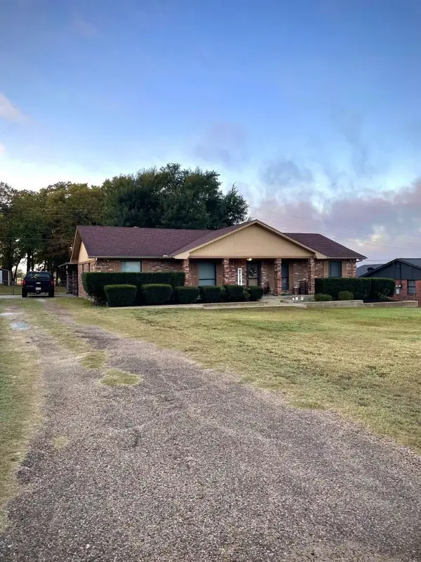 6243 Crest Lane, Oak Grove, TX 75142