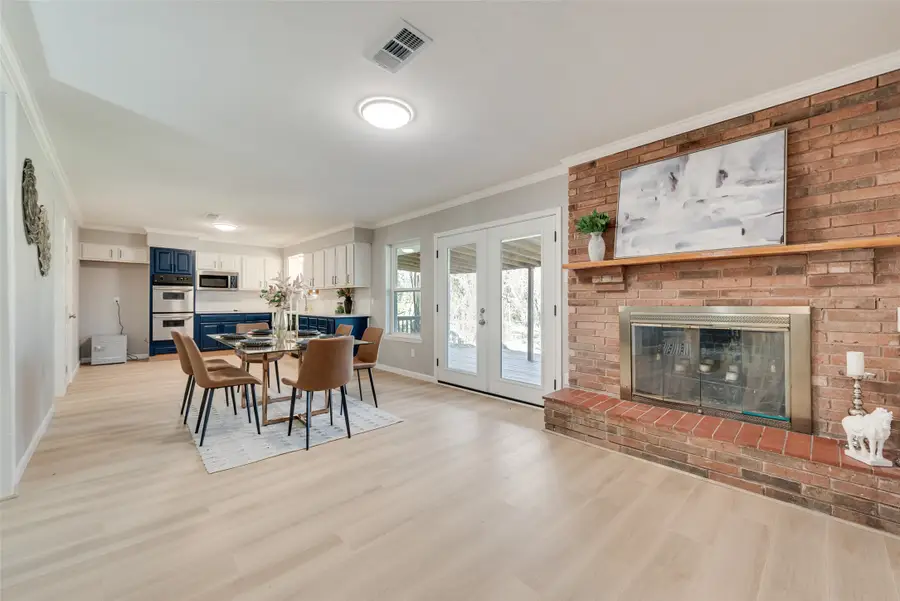 1910 Wildwood Drive, Grand Prairie, TX 75050 - Image #3