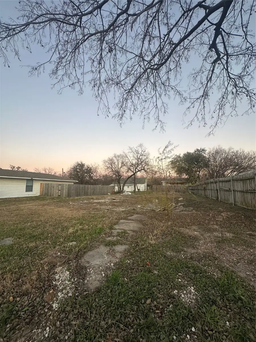 606 Mill Street, Gainesville, TX 76240 - Image #3