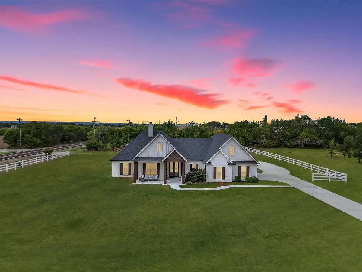 101 Sky Way, New Fairview, TX 76078 - Image #1