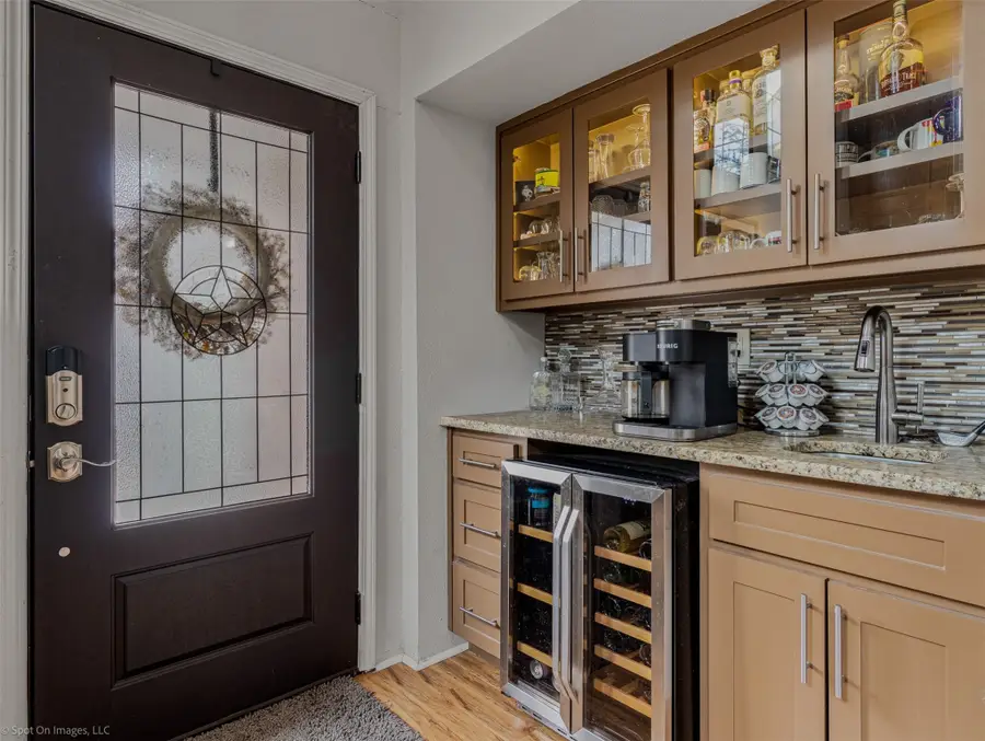 700 Silverstone Lane, Irving, TX 75063 - Image #3