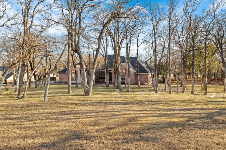 523 Post Oak Drive, Newark, TX 76071 - Image #2