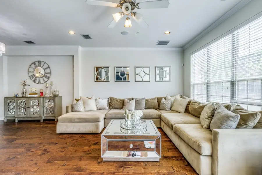 3932 Asbury Lane, Addison, TX 75001 - #3
