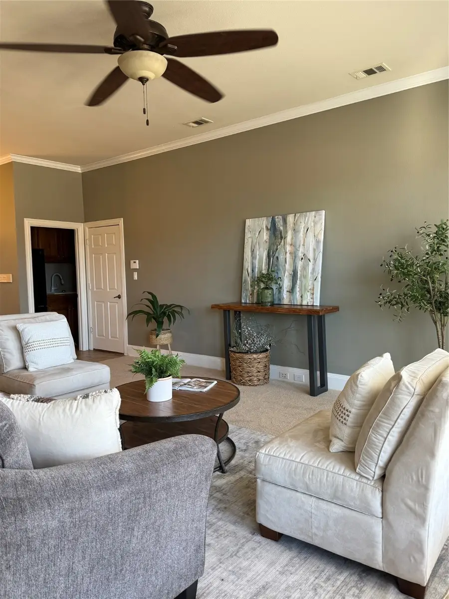 421 Pleasant Run, Murphy, TX 75094 - Image #2