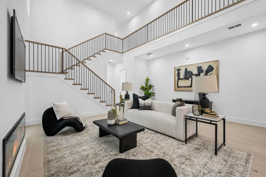 812 W 10th Street, Dallas, TX 75208 - Image #2