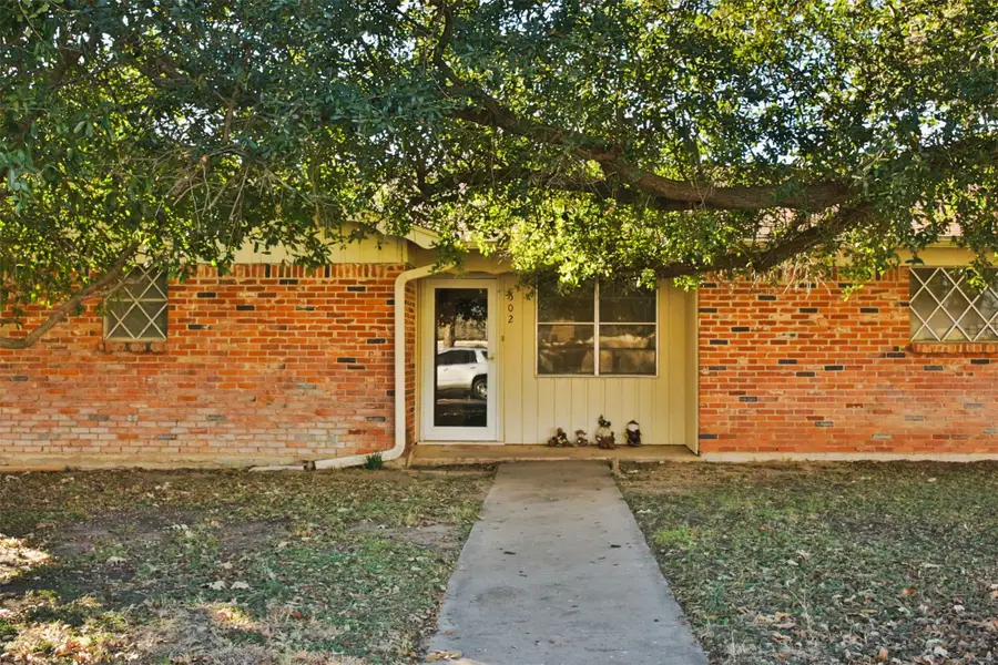 502 Ridgeway Street, Clyde, TX 79510 - #2