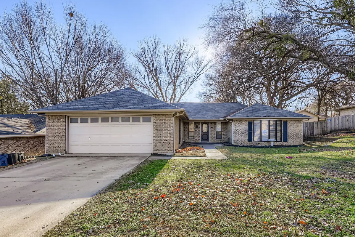 116 NE Alsbury Boulevard, Burleson, TX 76028 - Image #1