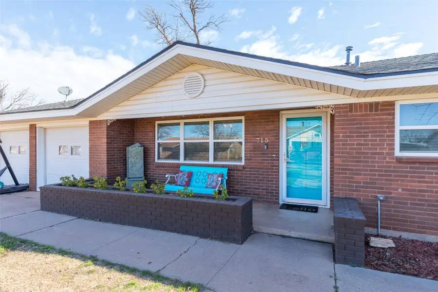 715 Avenue J, Anson, TX 79501 - Image #3