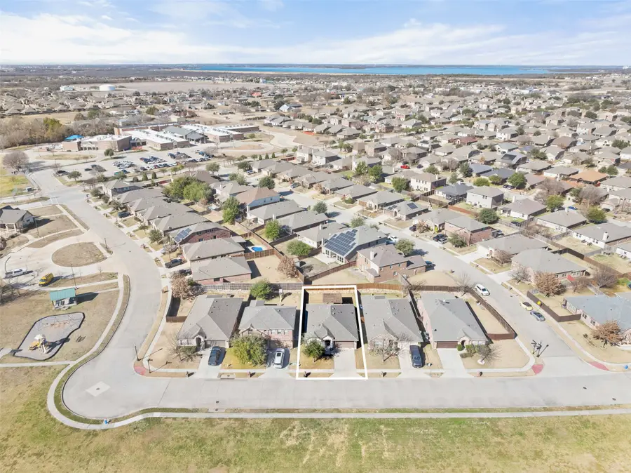 816 Harrison Lane, Lavon, TX 75166 - Image #2