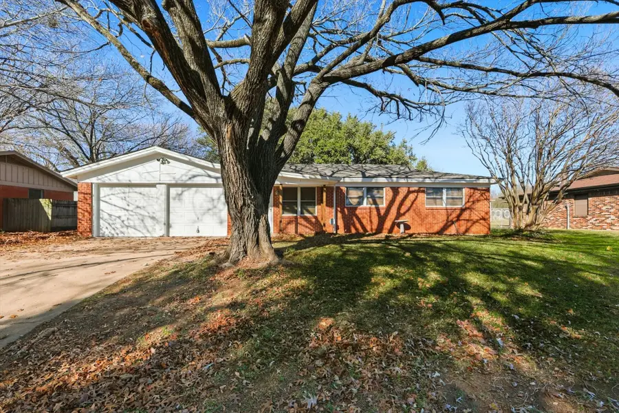 1204 Crestview Drive, Hurst, TX 76053 - Image #2