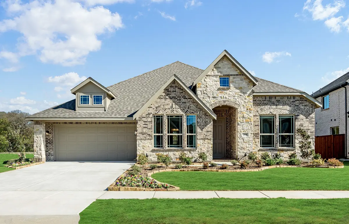 208 Oakcrest Drive, Justin, TX 76247 - Image #1