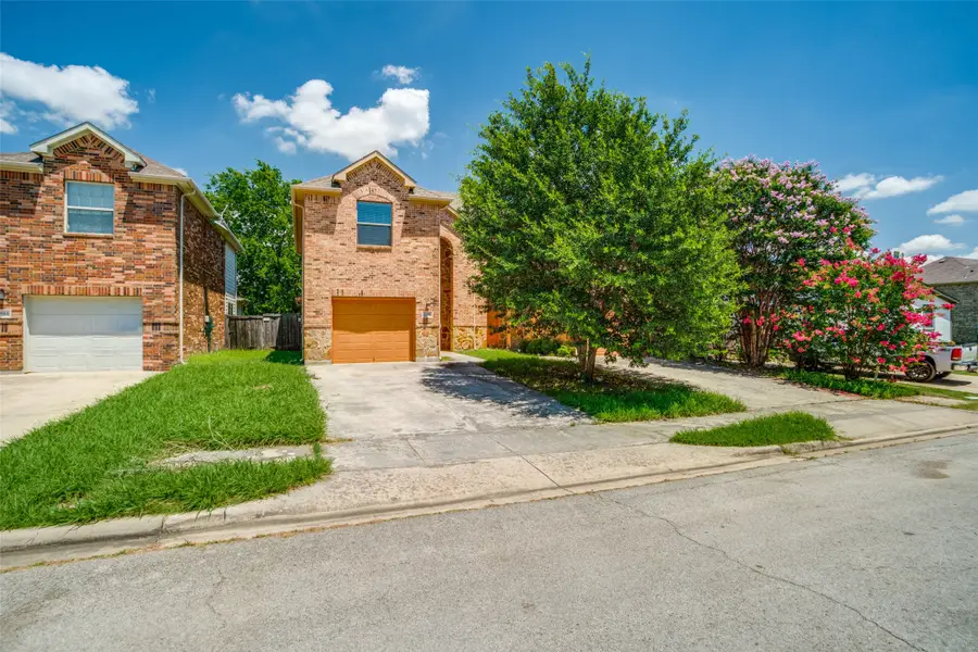 430 Woodgrove Drive, Little Elm, TX 75068 - Image #2