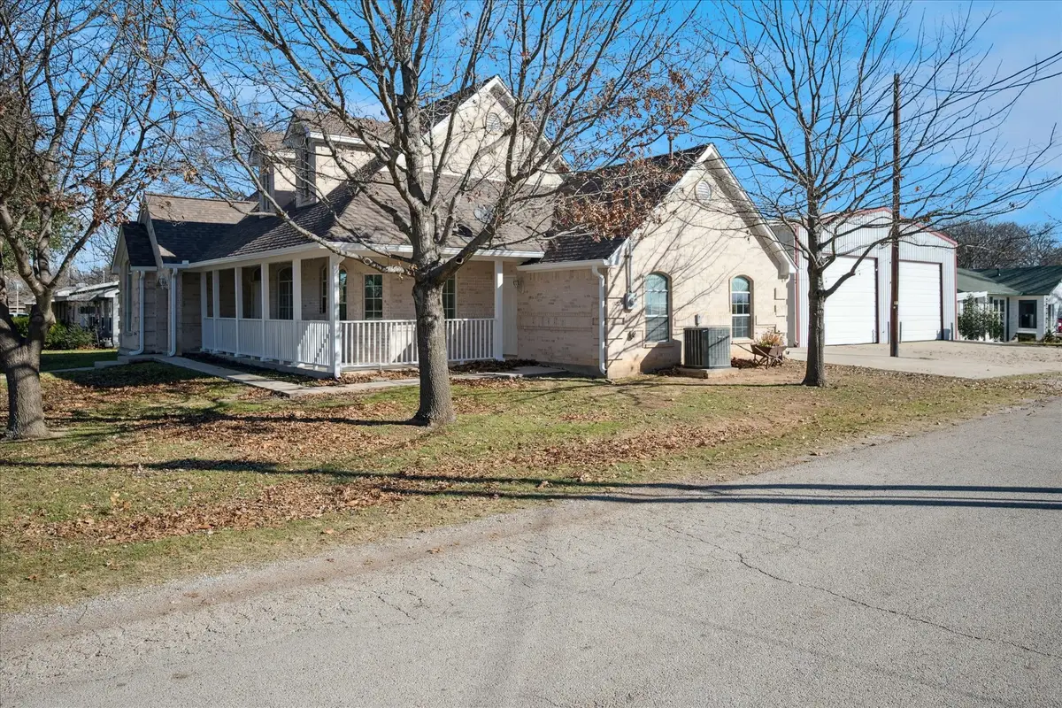 437 S 1st Street, Krum, TX 76249 - Image #1