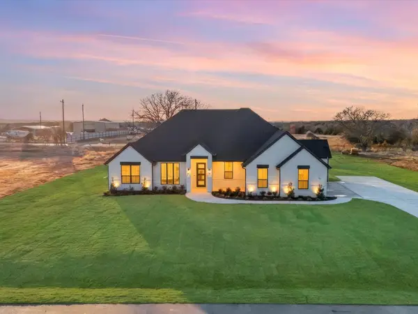 2009 Forest Bridge Drive, Azle, TX 76020