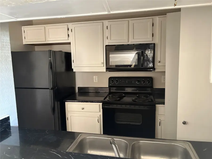 1733 Crest Grove Drive, Arlington, TX 76012 - Image #2