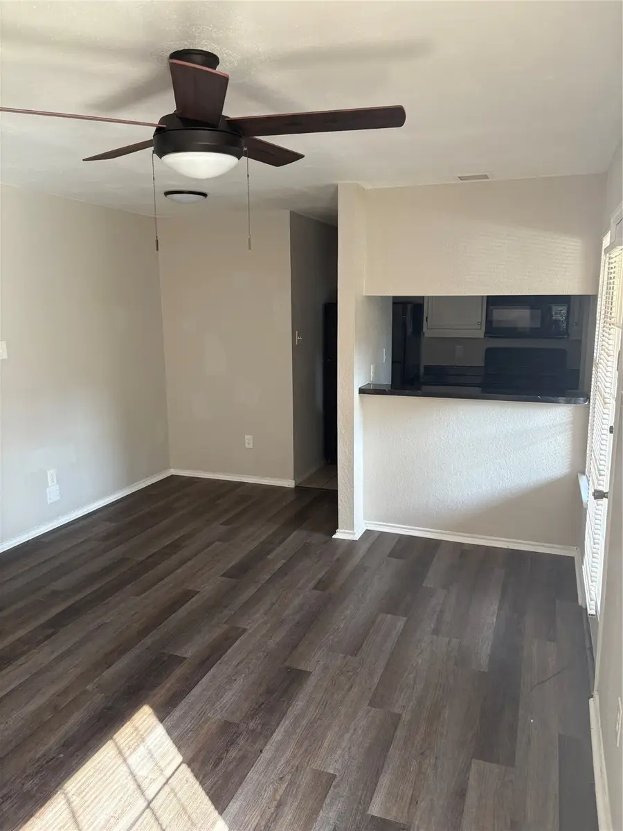 1733 Crest Grove Drive, Arlington, TX 76012 - Image #3