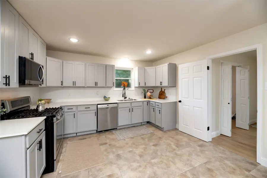 1413 Hill Street, Grapevine, TX 76051 - #3