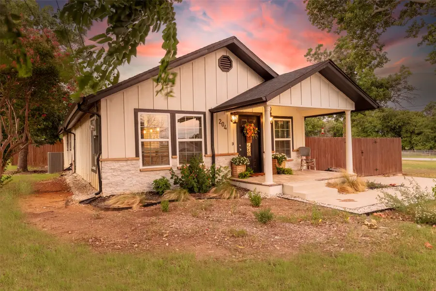 204 Main Street, Haslet, TX 76052 - #2