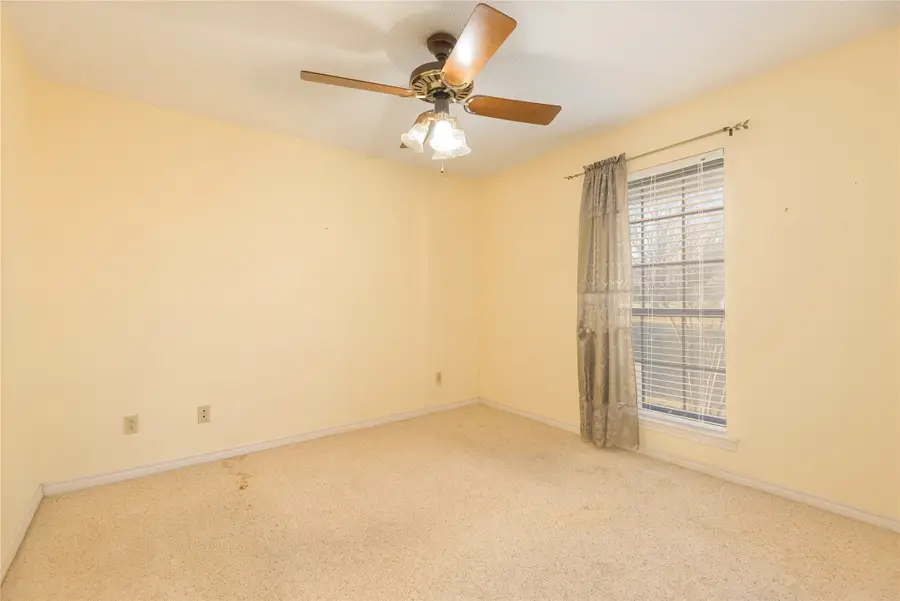 3906 Castle Drive, Rowlett, TX 75089 - Image #2