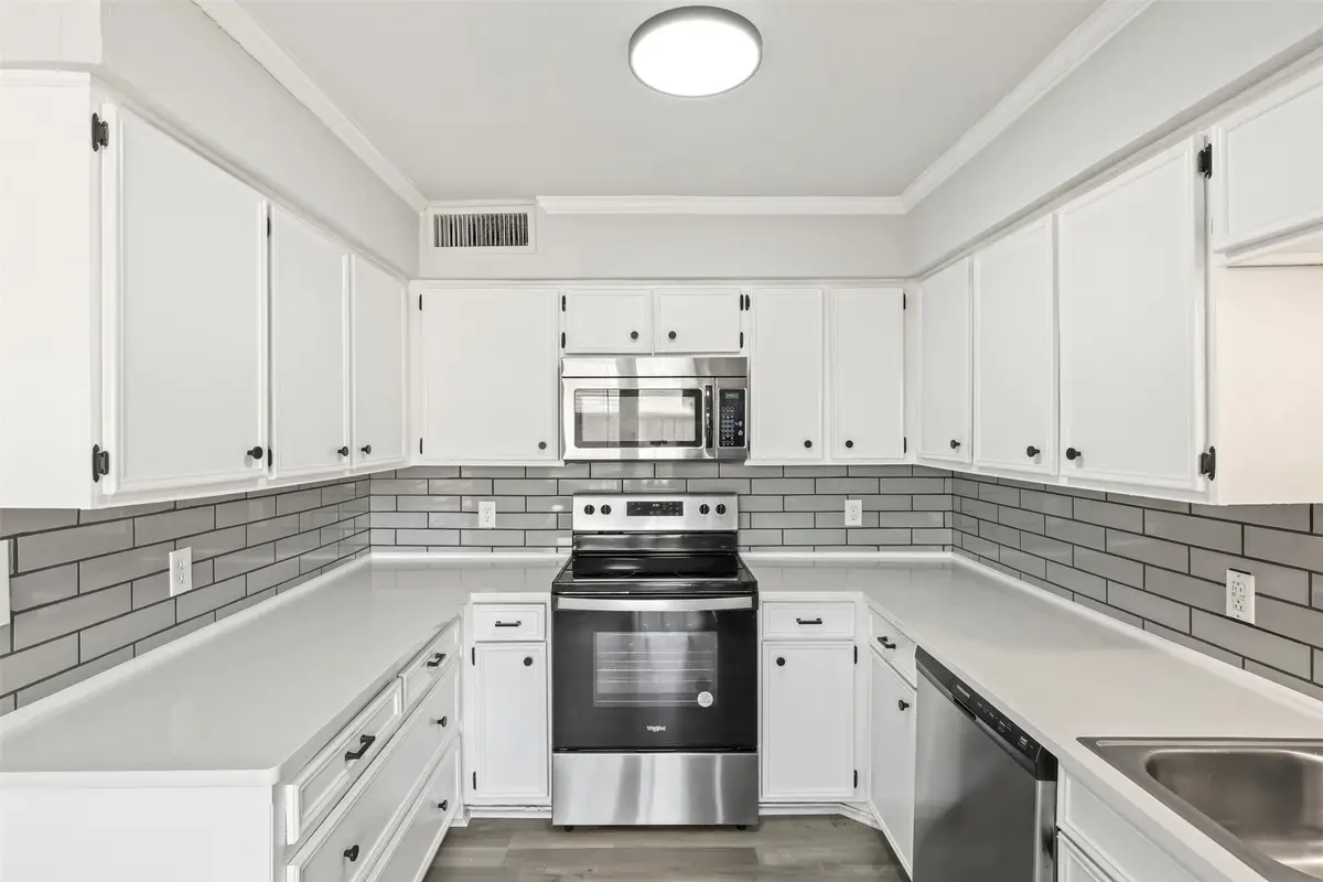 10526 Stone Canyon Road #201, Dallas, TX 75230 - Image #1