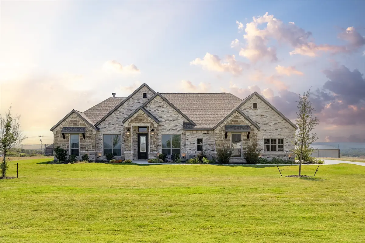 209 Oak Meadow Lane, Weatherford, TX 76085 - Image #1