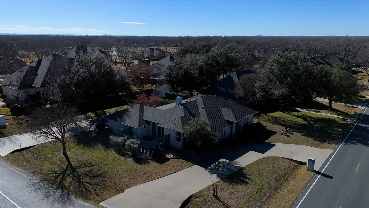 5614 Wedgefield Road, Granbury, TX 76049 - Image #1